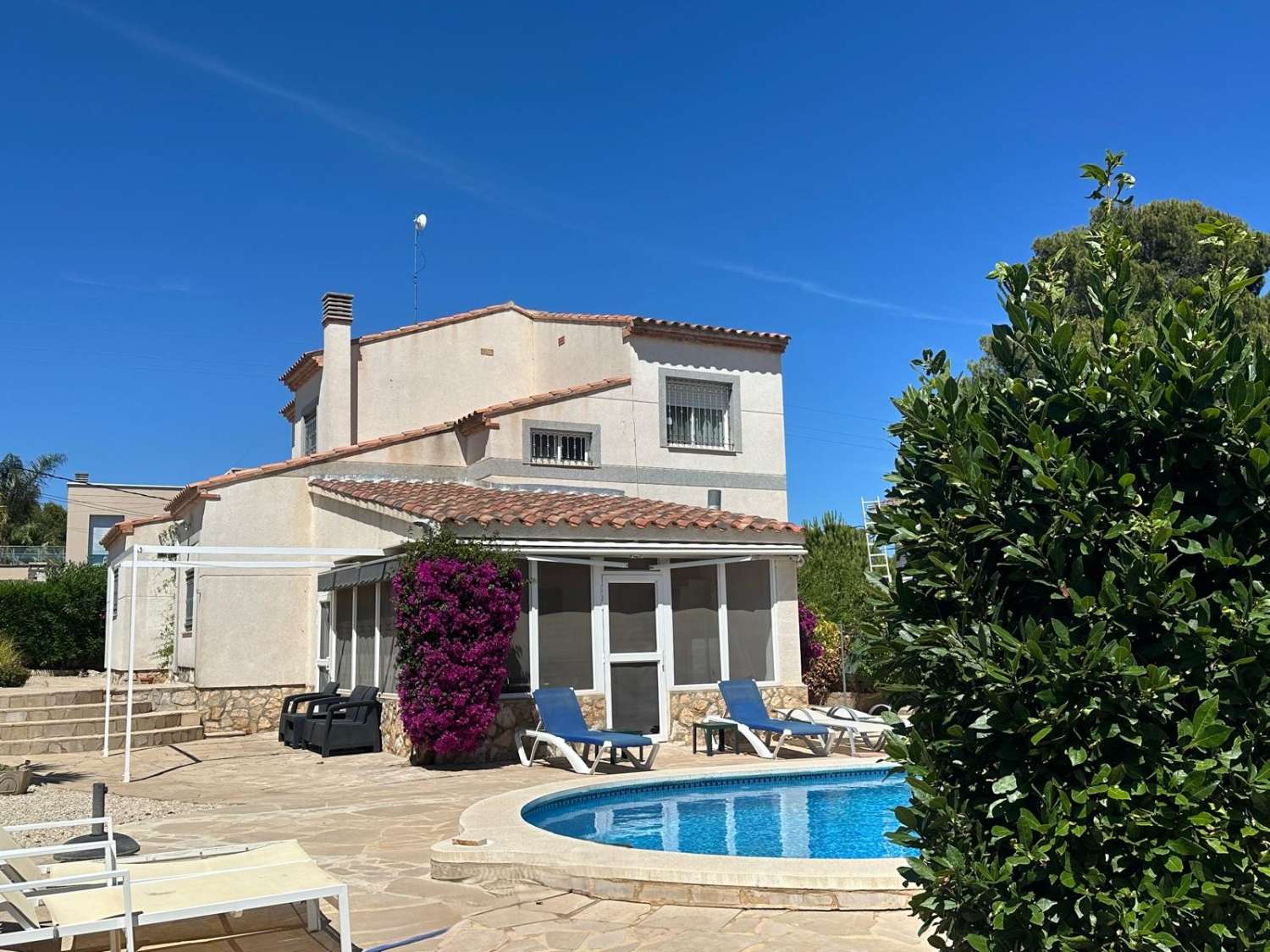 Beautiful villa with private pool in Les Tres Cales