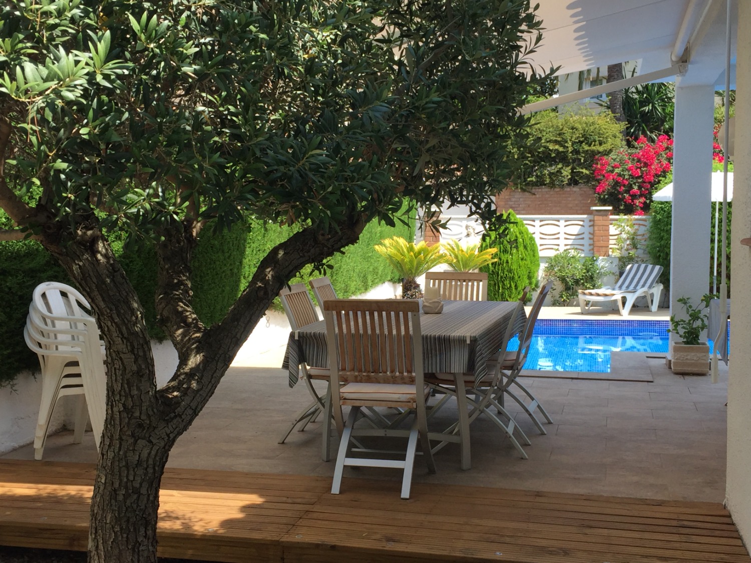 Très belle villa avec piscine privée à 300m de la plage.