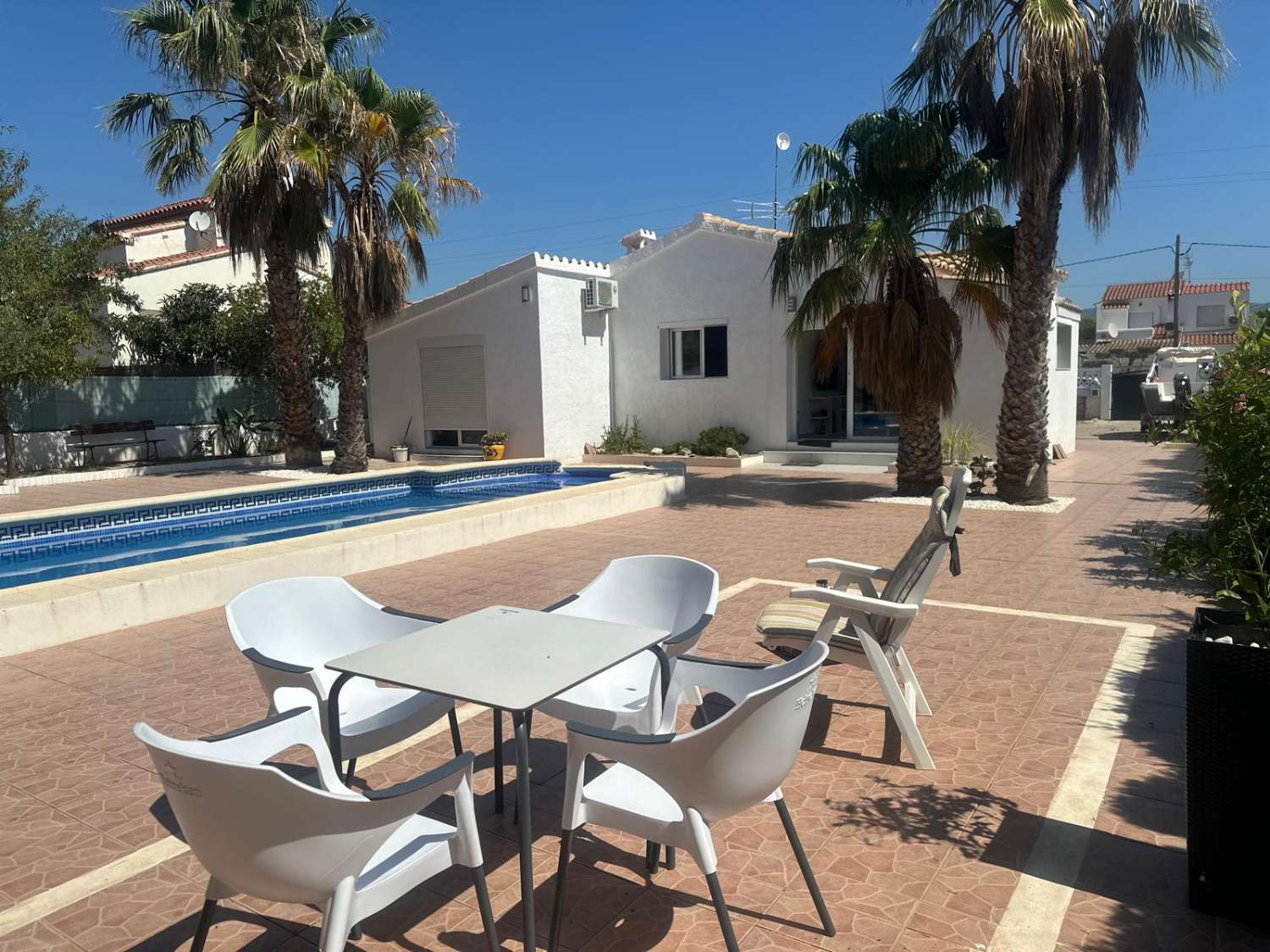 Vivienda unifamiliar con piscina privada a solo 4 km  de la playa