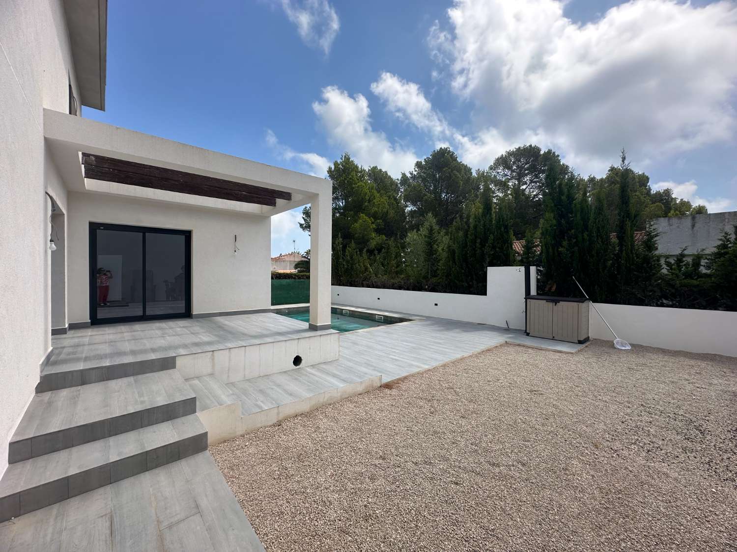 New house with private pool 200m from the beach