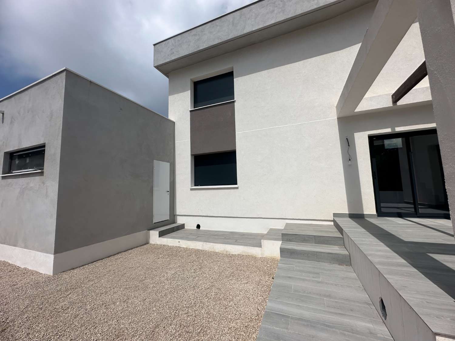 Maison neuve avec piscine privée à 200m de la plage