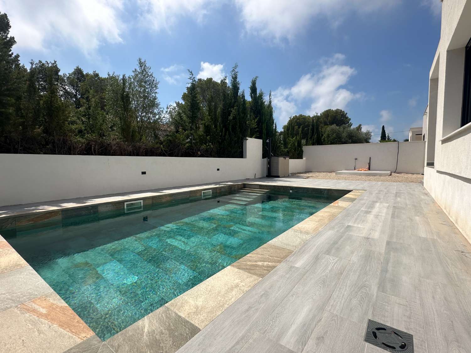 New house with private pool 200m from the beach