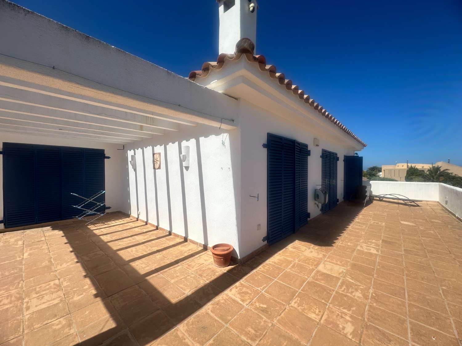 LARGE PROPERTY just 20M FROM THE SEA! with a tourist license