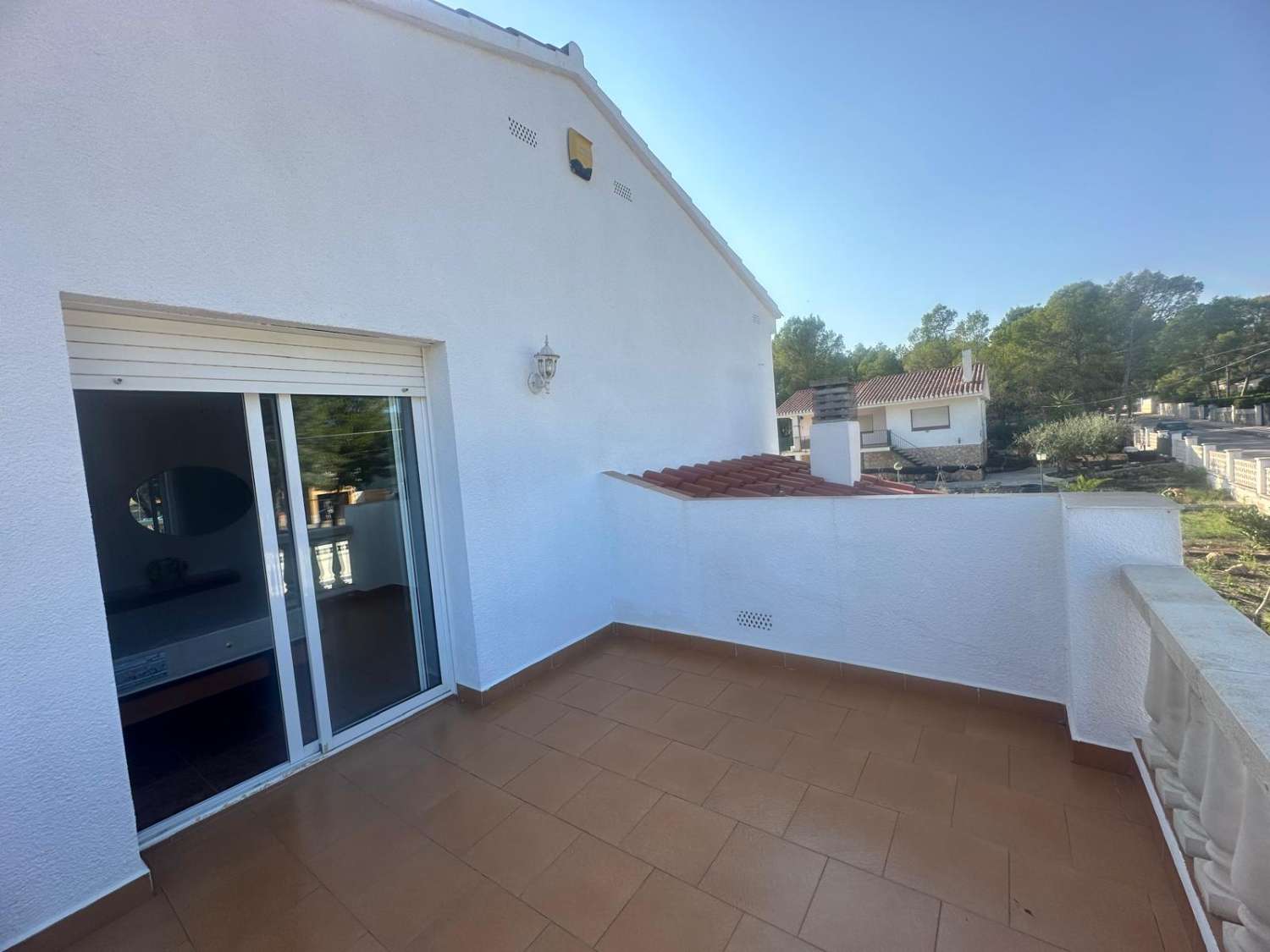 Detached villa of 110 m2 3.5 km from the beach WITH TOURIST LICENSE