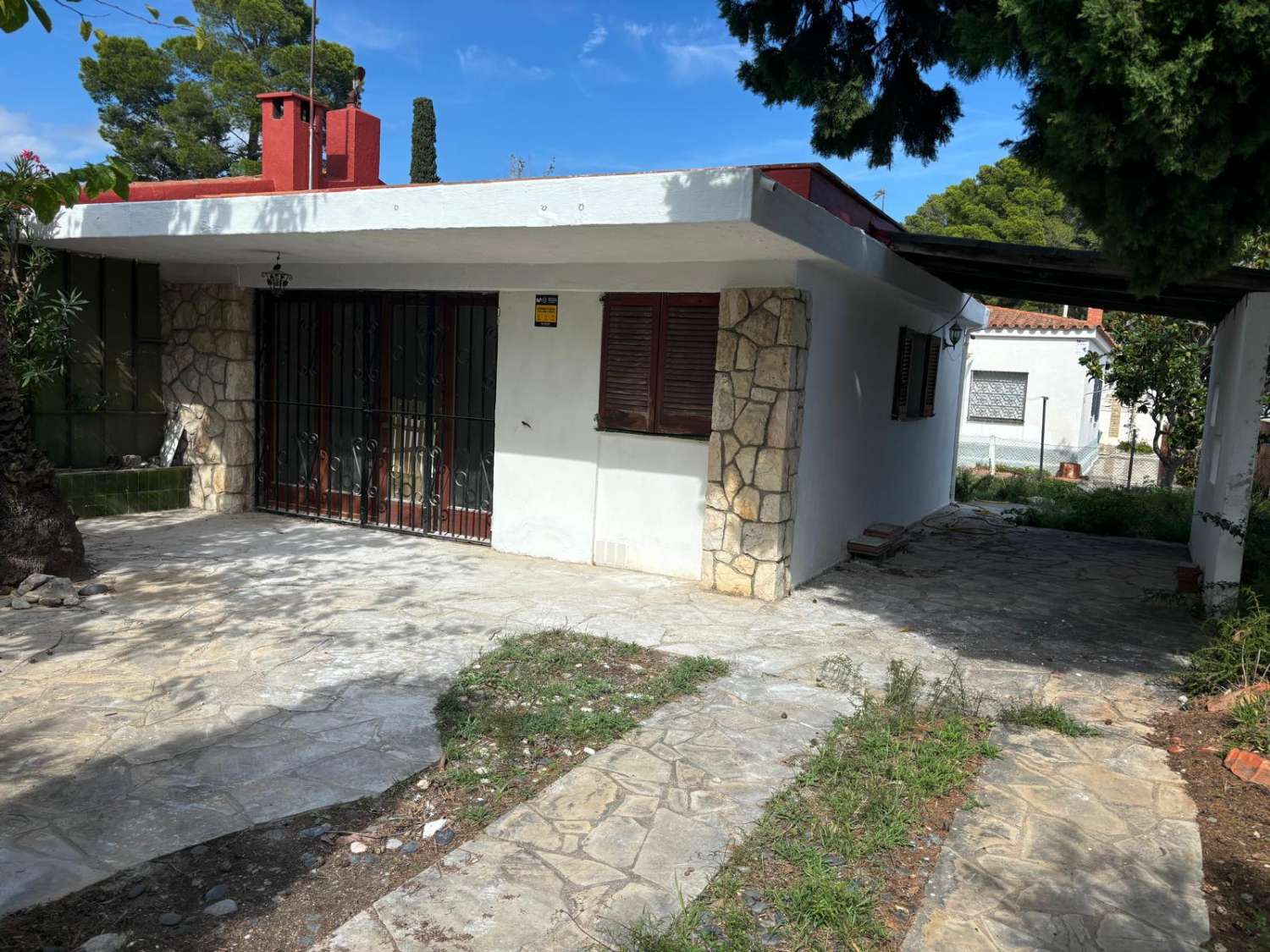 Opportunity in just 800m from the beach