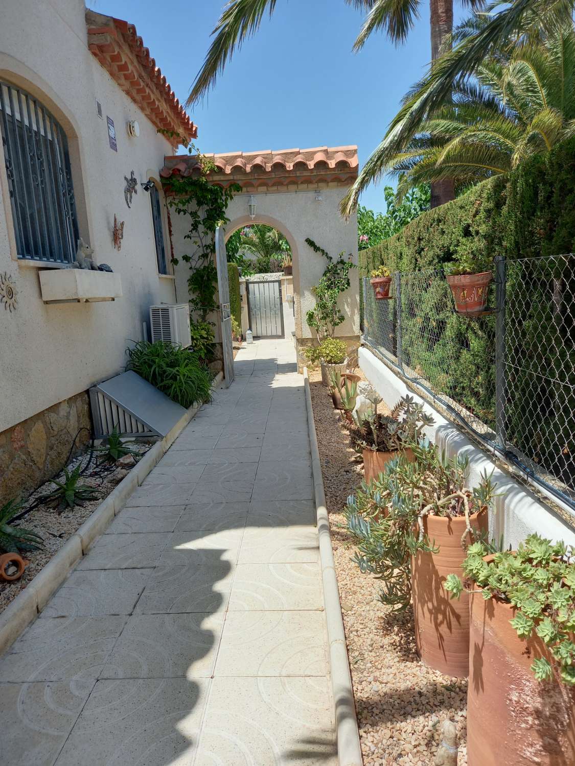 Preciosa casa unifamiliar, con piscina